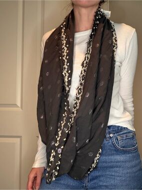 American Eagle Outfitters Black Patterned Lightweight Women’s Infinity Scarf